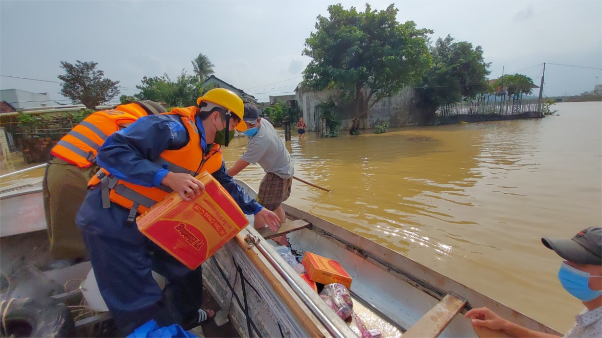 Các tỉnh Miền Trung ứng phó với mưa lũ, khôi phục sản xuất ( 2/12/2021)